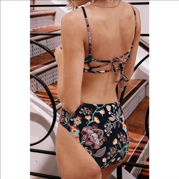 Cupshe Magical Bowknot Swimsuit Size S NWT - Picture 2 of 12